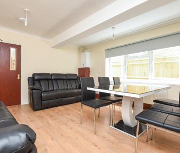 1 bedroom in a house share to rent - Photo 3