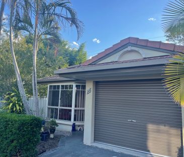 townhouse built for comfort and convenience - Photo 4