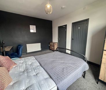 Cross Henley Road, Bramley, Leeds - Photo 6