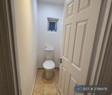 1 bedroom in a house share to rent - Photo 5