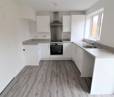 3 bedroom semi-detached house to rent - Photo 6