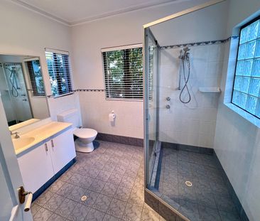 Walk To The Foreshore - Photo 5