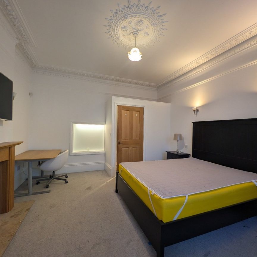 1 Bed Flat, Beckwith Road, SE24 - Photo 1