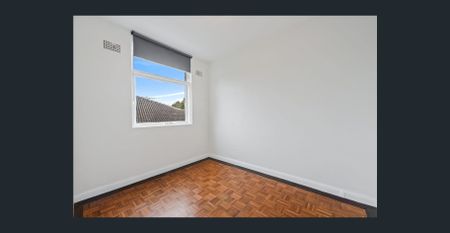 Light-Filled Two Bedroom Apartment with Parking - Photo 4