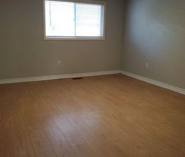 For Lease - 44 Grasslands Avenue, Richmond Hill, Ontario - Photo 6
