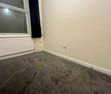 Bond Street - Photo 2