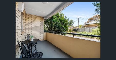 Convenient & Contemporary Living - Photo 3