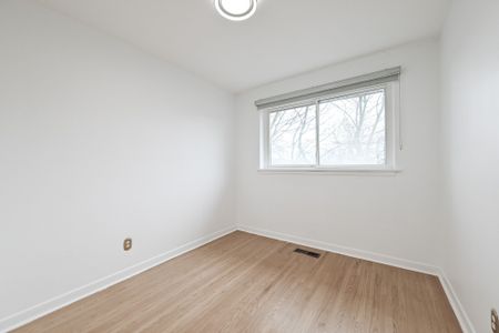 For Lease - 116 Castlegrove Boulevard, Toronto, Ontario - Photo 4