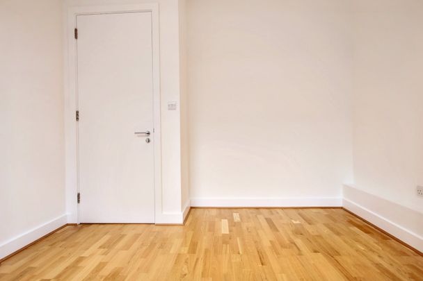 2 Bed Flat, White Church Passage, E1 - Photo 1