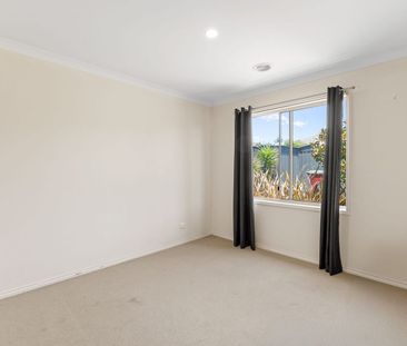 Stylish Family Home in Clyde - Photo 6