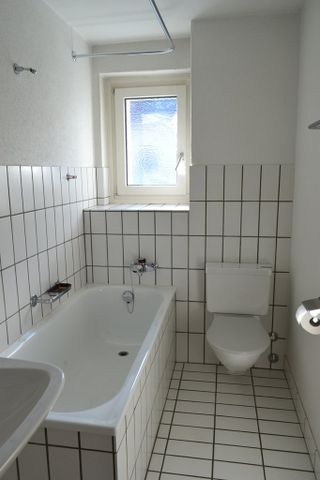 Grosszügige 4- Zimmerwohnung in Zürich-Oerlikon - Foto 3