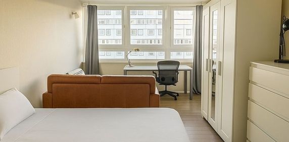 Room in a Shared Flat, Battersea Park Road, SW11 - Photo 2