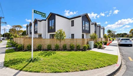 Brand New 3-Bedroom Townhouse, - Photo 4