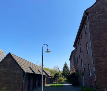 große helle Dachgeschoßwohnung - Photo 3