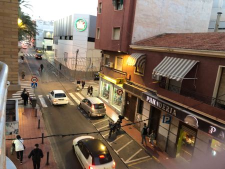 Piso de alquiler en Carrer D'elx, Centro - Photo 2