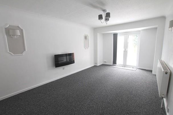 2 bedroom bungalow to rent - Photo 1