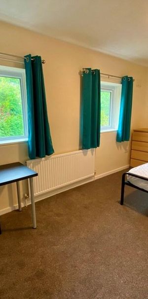 5 bedroom semi-detached house to rent - Photo 1