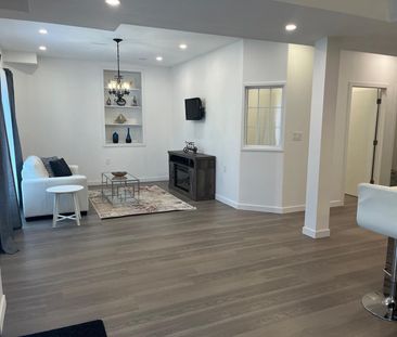 For Lease - 66 Woodhaven Avenue, Aurora, Ontario - Photo 1