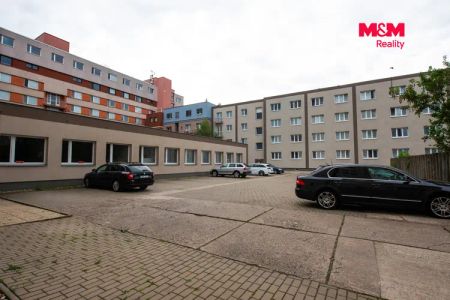 Pronájem bytu 1+1 v Hradci Králové, ul. Vocelova - Фото 3