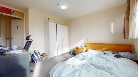 4 bedroom flat to rent - Photo 4