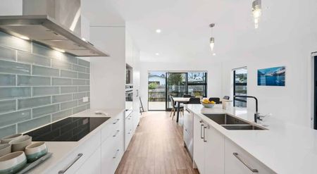 Modern 3-Bedroom Home in Papakura - Photo 3