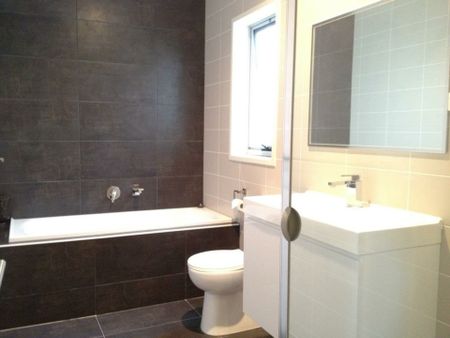 28 Loma Rudduck Street, Forde ACT, Belconnen - Photo 3