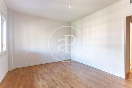Penthouse for Rent in Turó Park - Photo 3