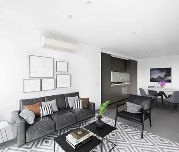 Stylish 2 bedroom in First Class Location & great building amenities - Photo 2