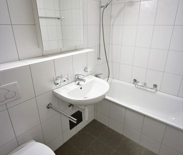 3.5-ZIMMERWOHNUNG NÄHE CLARAMATTE - Photo 2