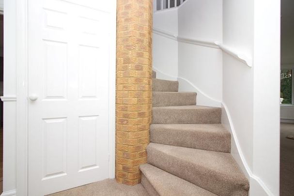 5 bedroom detached house to rent - Photo 1