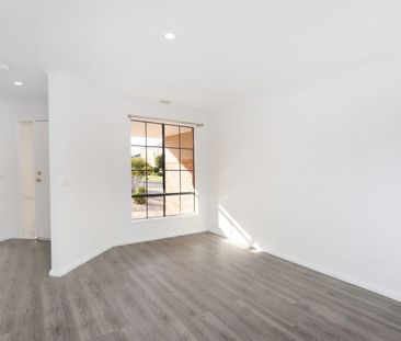 11 Meadow Glen Drive, Melton West, Vic 3337 - Photo 6