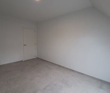 BEN-woning met 3 slaapkamers, terras met tuin, tuinberging en autos... - Photo 4