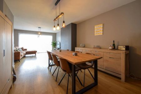 Ruim twee-slaapkamerappartement met terras te Oudenburg - Foto 2