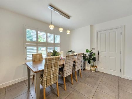 3 bedroom semi-detached house to rent - Photo 5