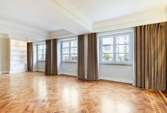 Apartamento T4 em Lisboa