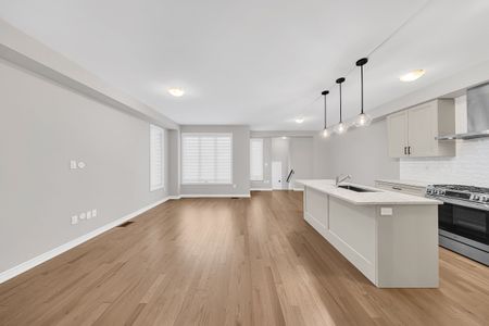 For Lease - 489 Twin Streams Road, Whitby, Ontario - Photo 3