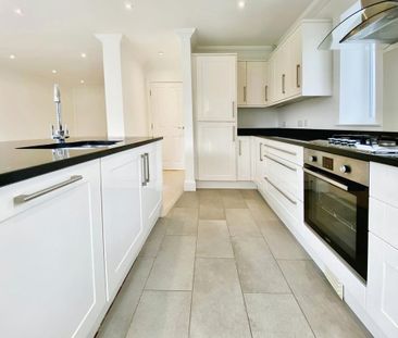4 bedroom semi-detached house to rent - Photo 6