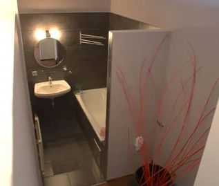 Ruhige, super Lage, 62m² Wohnung im 8. Bezirk | 3 Zimmer | möbliert | Lift - Photo 2