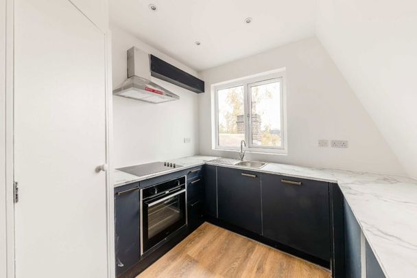 Harewood Road, SW19, London - Photo 1