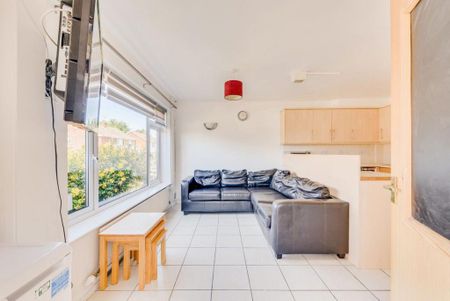 5 bedroom house to rent - Photo 2