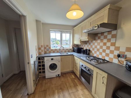 3 bedroom semi-detached house to rent - Photo 4