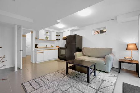 For Lease - 431 Carruthers Avenue Unit# Bsmt, Newmarket, Ontario - Photo 2