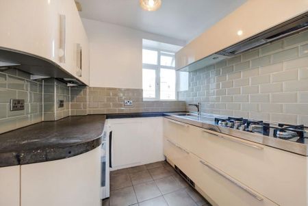 3 bedroom flat to rent - Photo 5