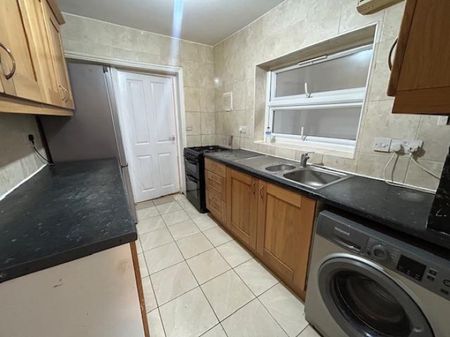 3 Bedroom House To Let - Photo 3