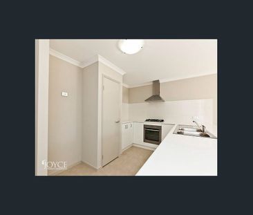 Bright Family Home! - Photo 4