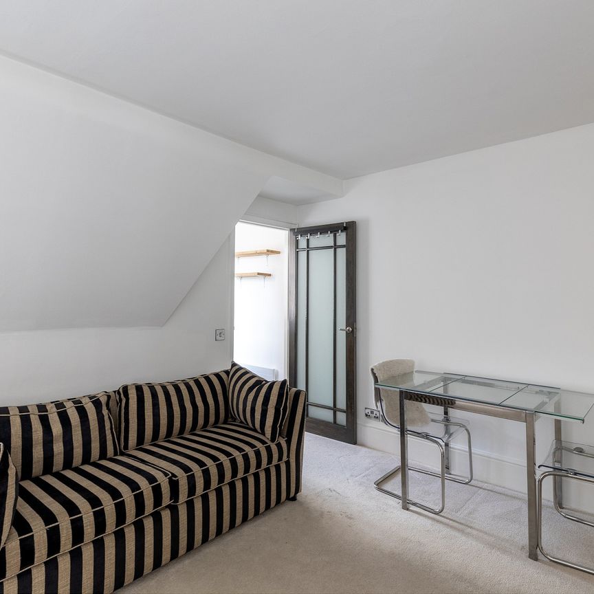 Charles Street, London, W1J - Photo 1