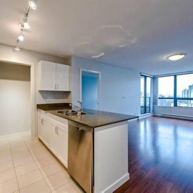 2bed+2bath apartment in the heart of Vancouver downtown - Photo 1