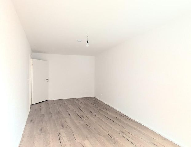 Modern und Viel Platz: 4-Zimmer-Wohnung mit großem Studio-Raum - Foto 1