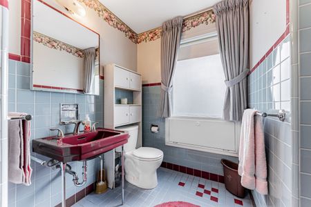 For Lease - 200 Cortleigh Boulevard, Toronto, Ontario - Photo 4