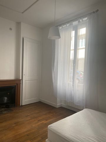 Location Appartement 1 pièce 21m² LYON 7ème - Photo 2